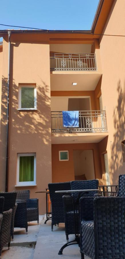 Apartments Scorpio Котор Екстер'єр фото
