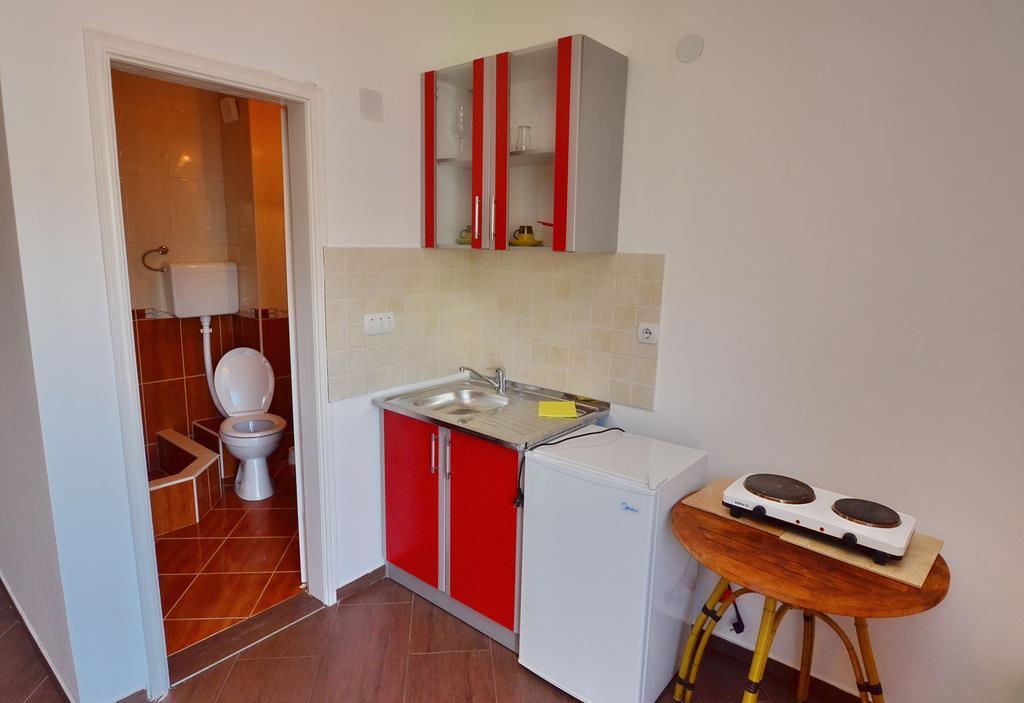 Apartments Scorpio Котор Екстер'єр фото