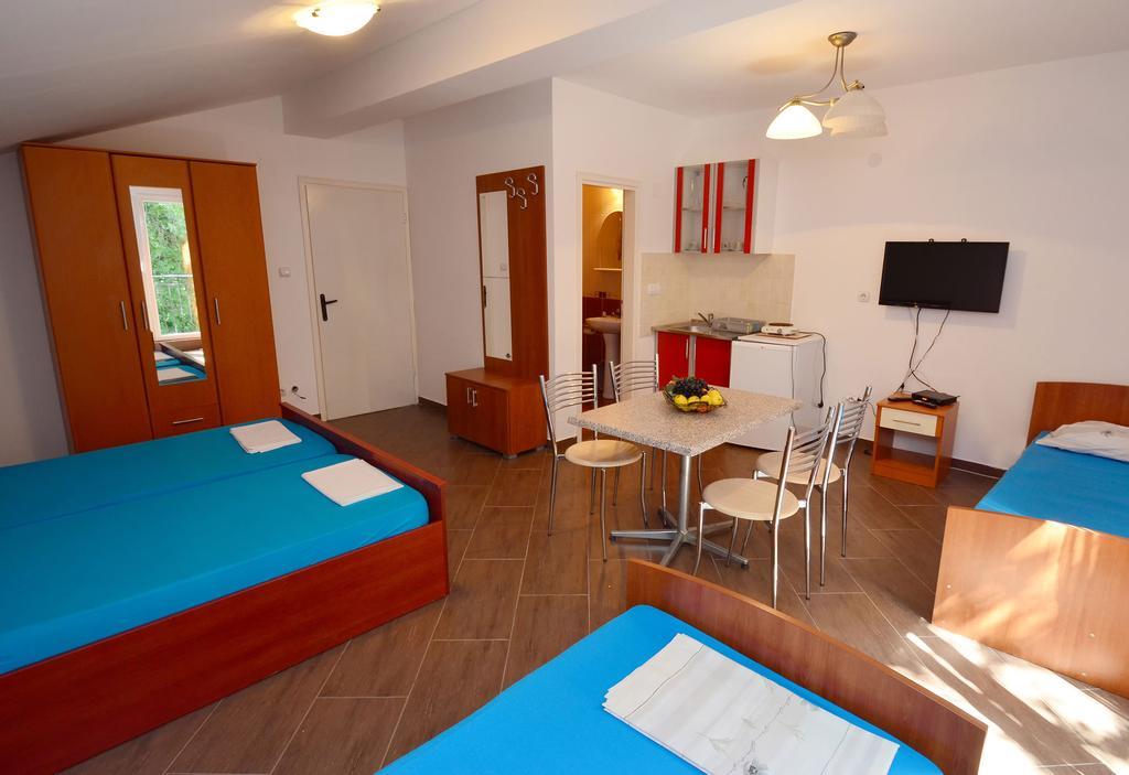 Apartments Scorpio Котор Екстер'єр фото