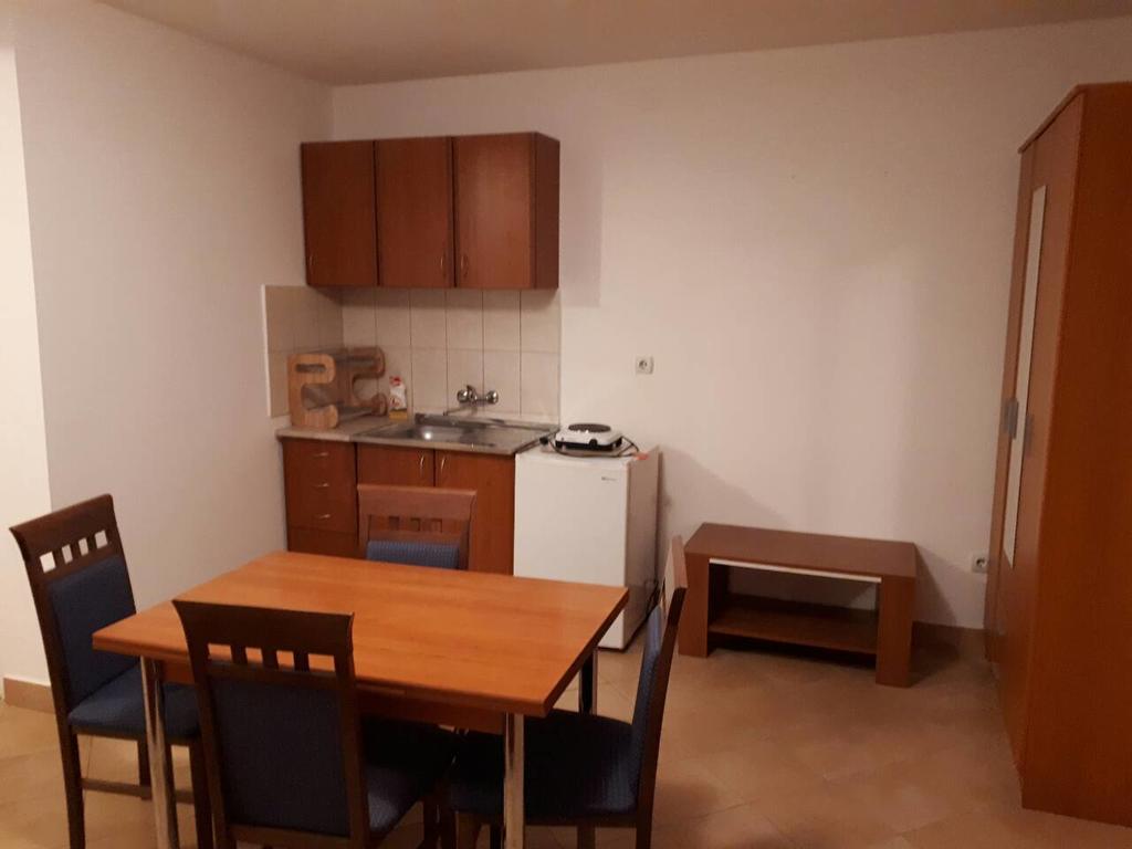 Apartments Scorpio Котор Екстер'єр фото