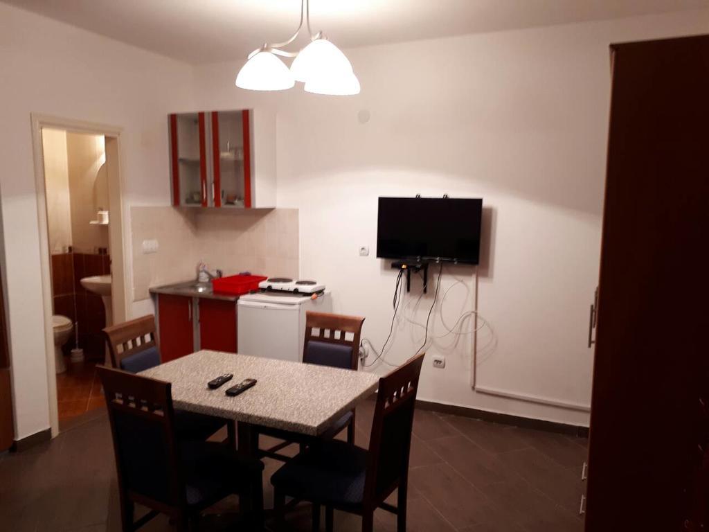 Apartments Scorpio Котор Екстер'єр фото